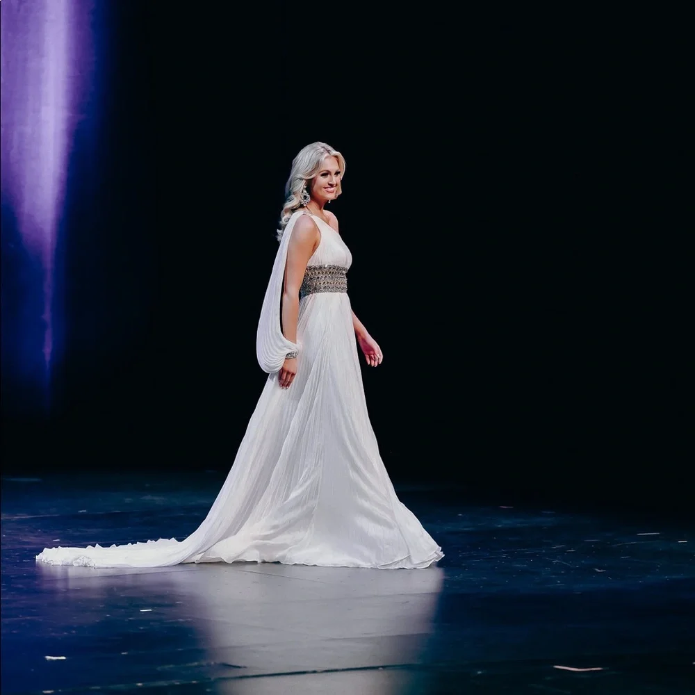 BEAUTIFUL Sherri Hill Couture dress- - Picture 5 of 8